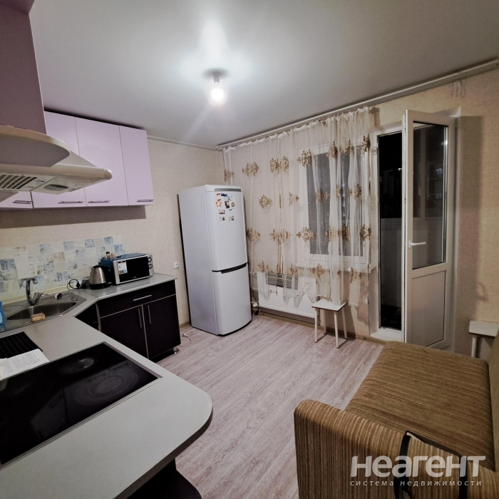 Сдается 1-комнатная квартира, 42 м²