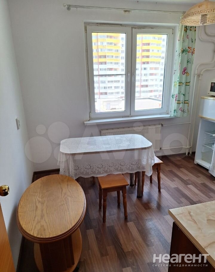 Продается 1-комнатная квартира, 37,5 м²