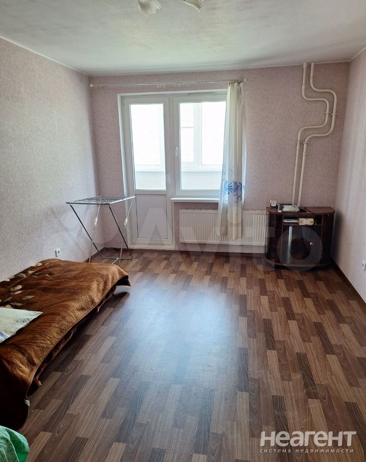 Продается 1-комнатная квартира, 37,5 м²