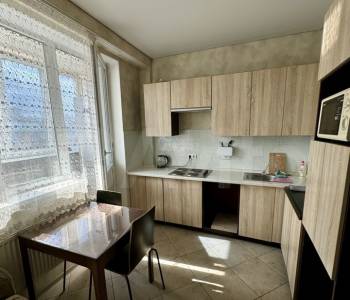 Продается 1-комнатная квартира, 43 м²