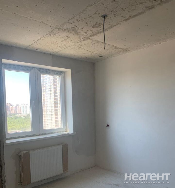 Продается 1-комнатная квартира, 37 м²