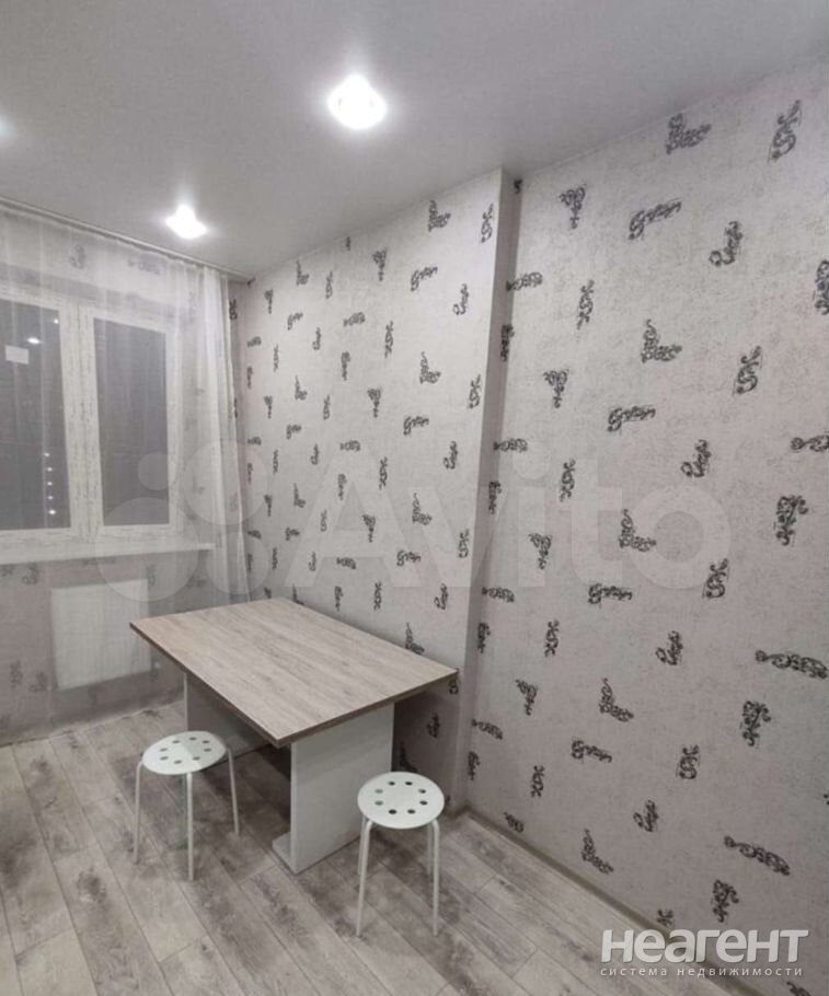 Продается 1-комнатная квартира, 40 м²