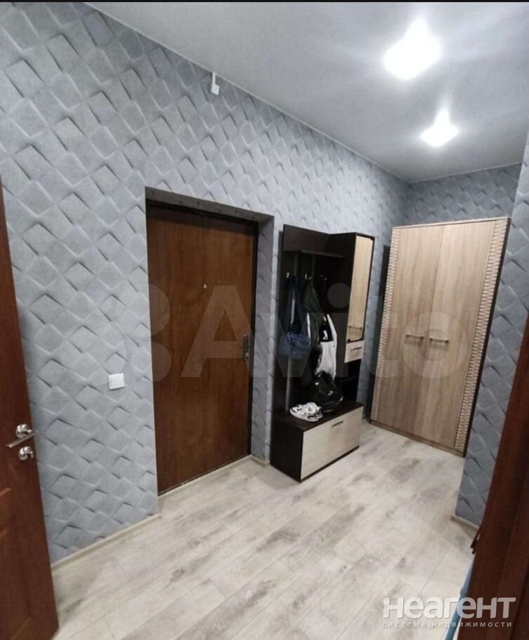 Продается 1-комнатная квартира, 40 м²