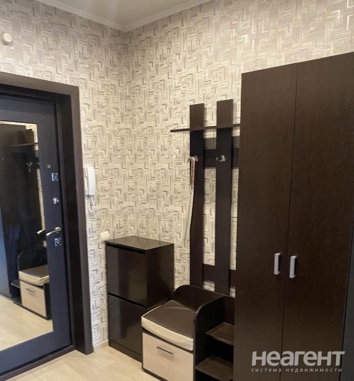 Продается 1-комнатная квартира, 36,8 м²