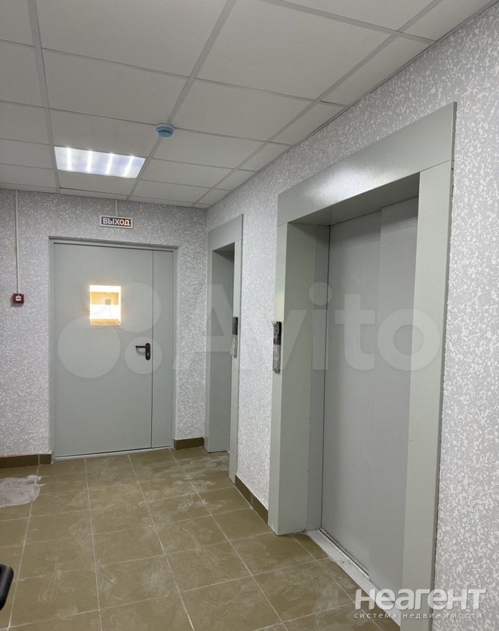 Продается 1-комнатная квартира, 43 м²