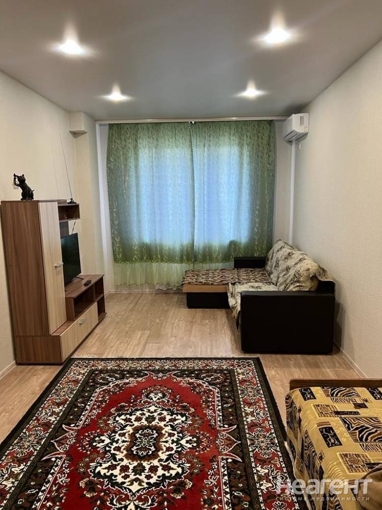 Сдается 1-комнатная квартира, 43 м²