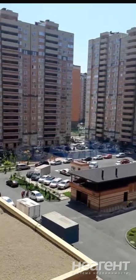 Продается 1-комнатная квартира, 42 м²