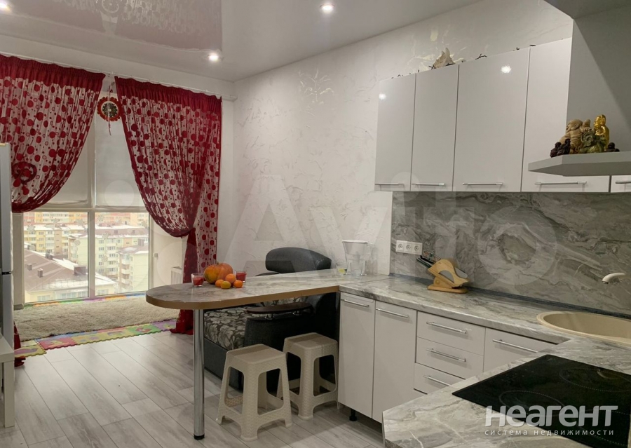 Продается 1-комнатная квартира, 39 м²