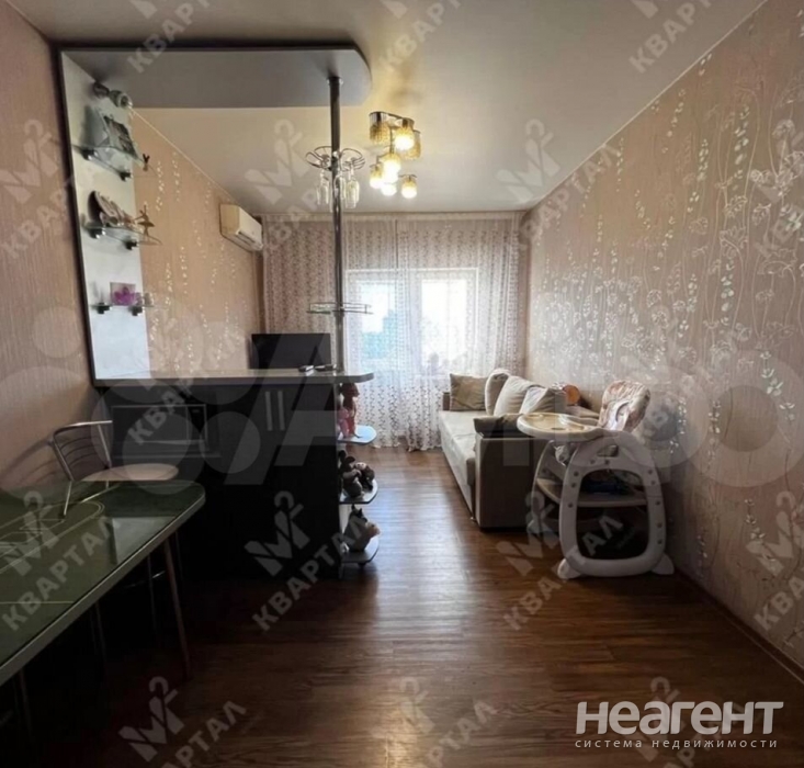 Продается 1-комнатная квартира, 42 м²