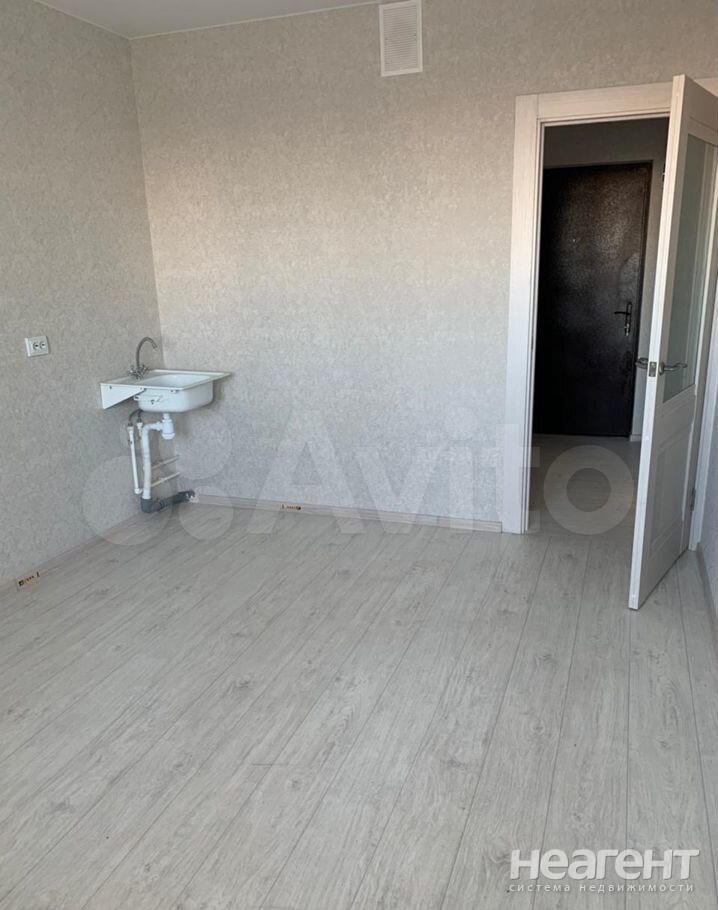 Продается 1-комнатная квартира, 37,5 м²