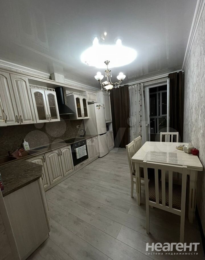 Продается 1-комнатная квартира, 48,8 м²