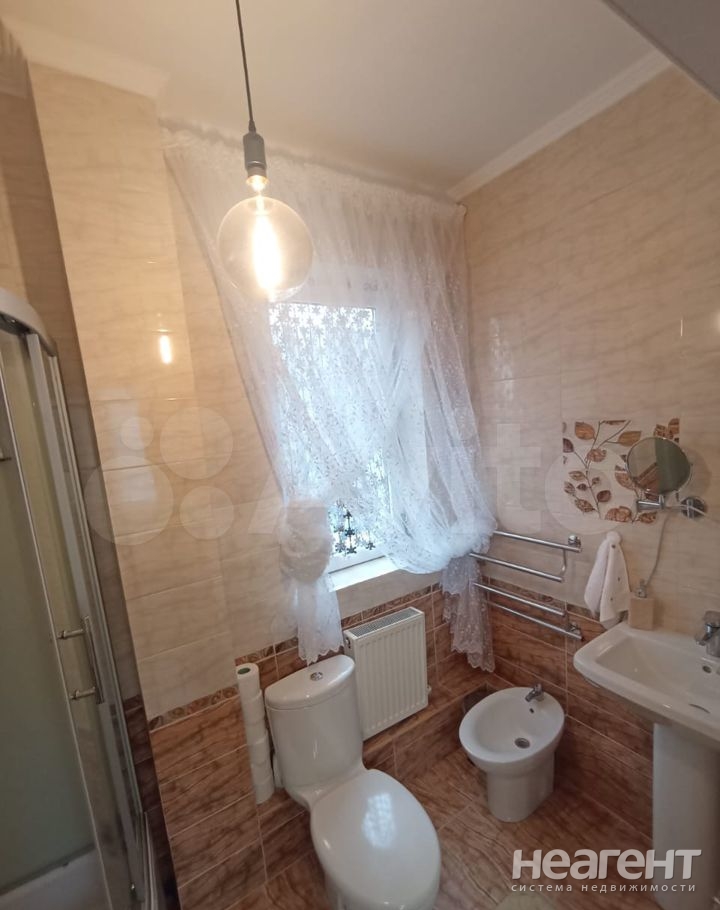 Продается Многокомнатная квартира, 115 м²