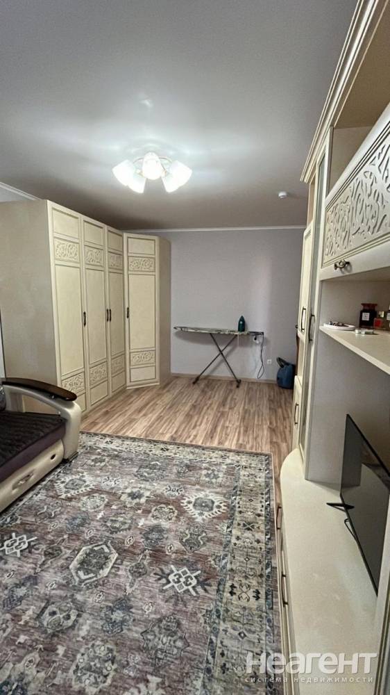 Продается 1-комнатная квартира, 38 м²