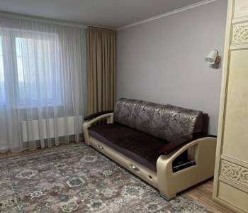 Продается 1-комнатная квартира, 38 м²