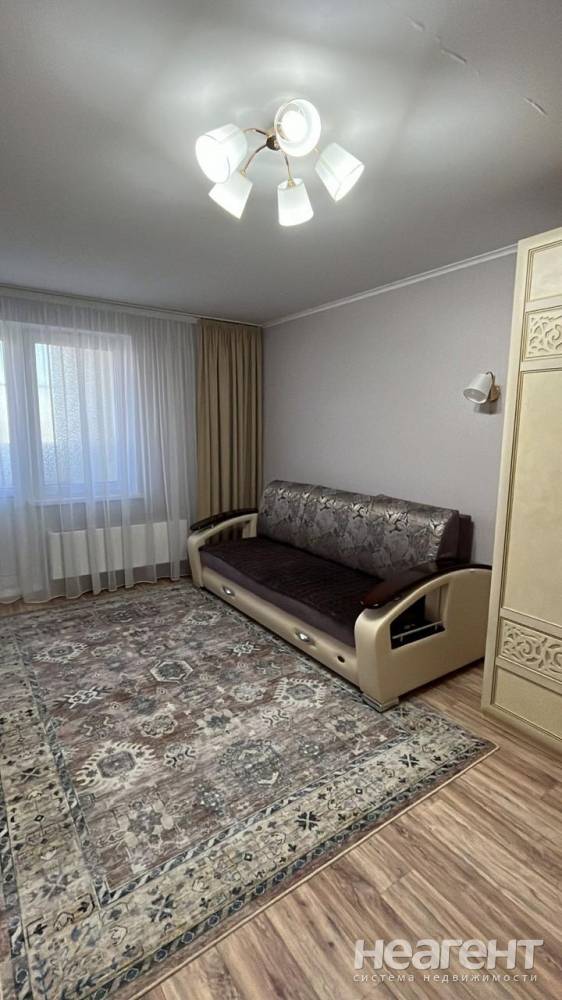 Продается 1-комнатная квартира, 38 м²