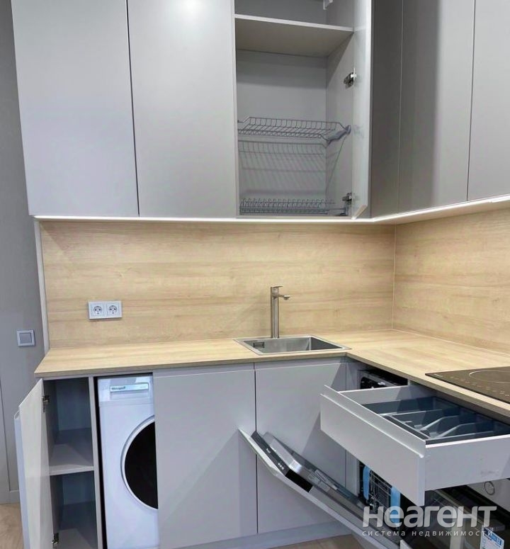 Продается 1-комнатная квартира, 41 м²