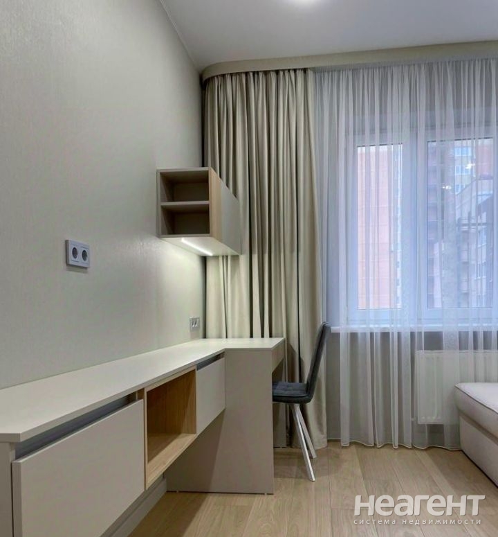 Продается 1-комнатная квартира, 41 м²