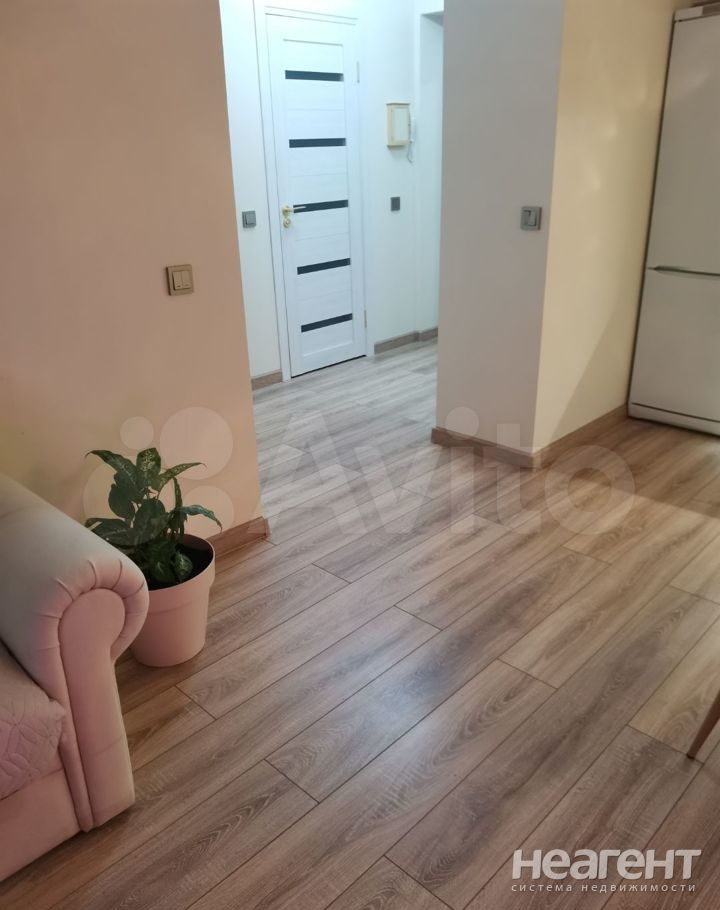 Продается 1-комнатная квартира, 35 м²