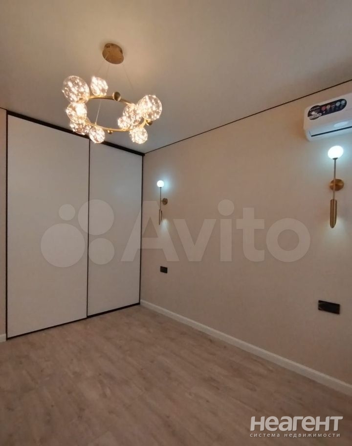 Продается 1-комнатная квартира, 37 м²