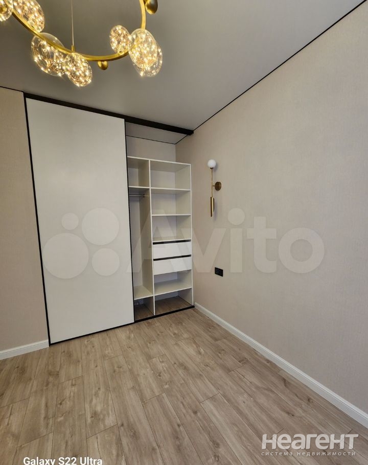 Продается 1-комнатная квартира, 37 м²