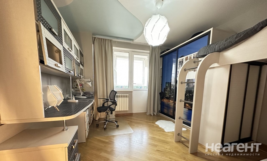 Продается Многокомнатная квартира, 128 м²