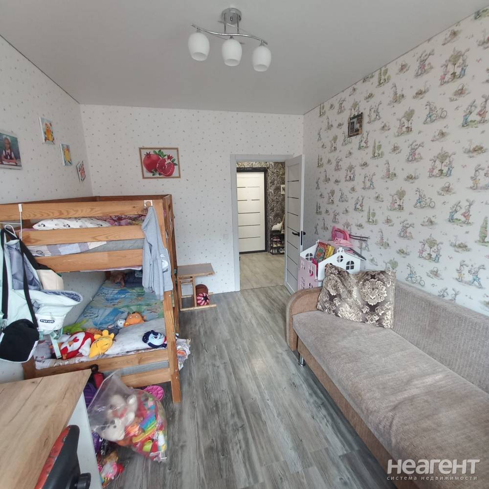 Продается 1-комнатная квартира, 38 м²