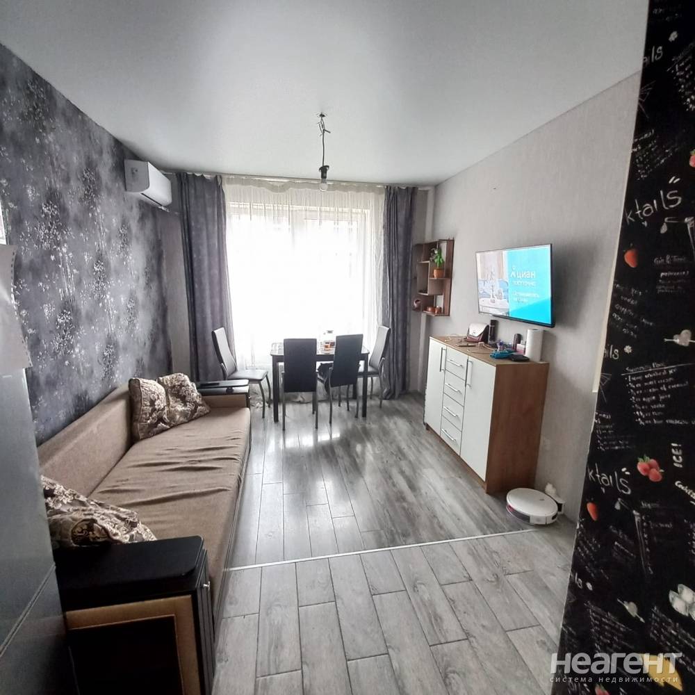 Продается 1-комнатная квартира, 38 м²