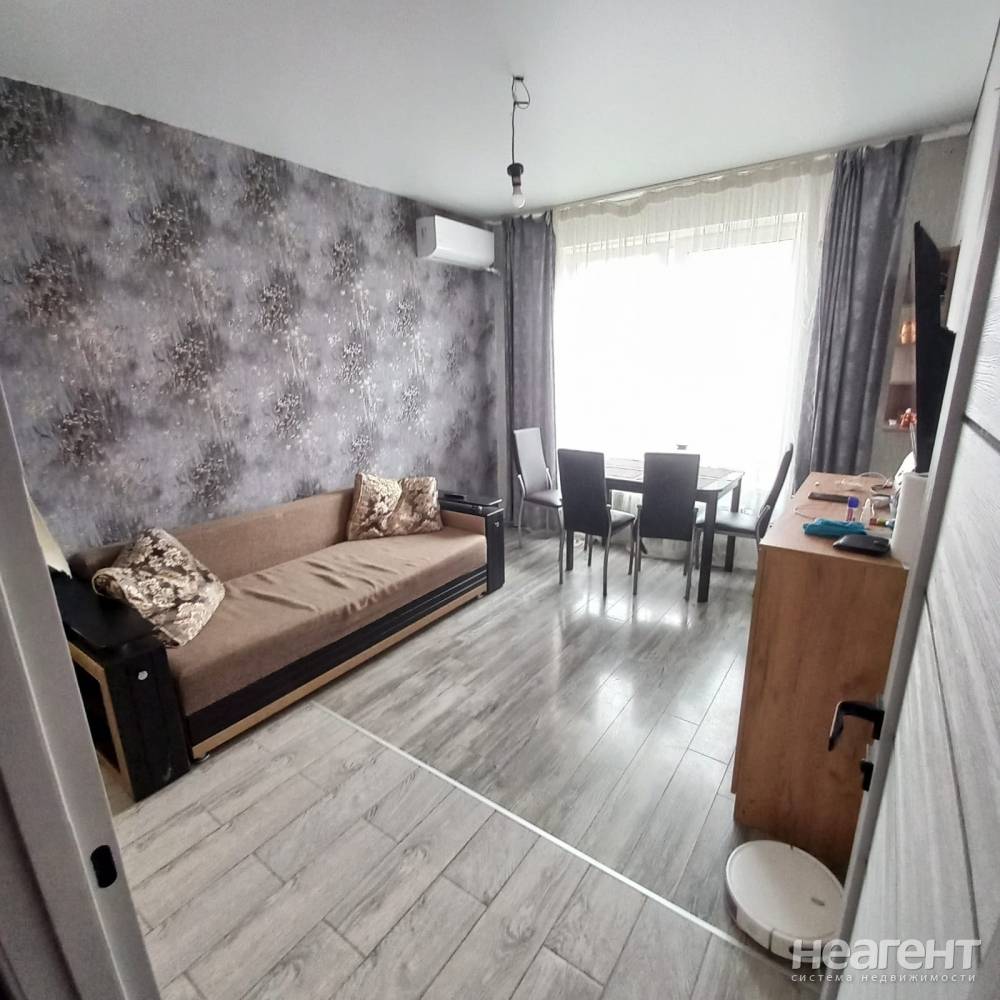 Продается 1-комнатная квартира, 38 м²