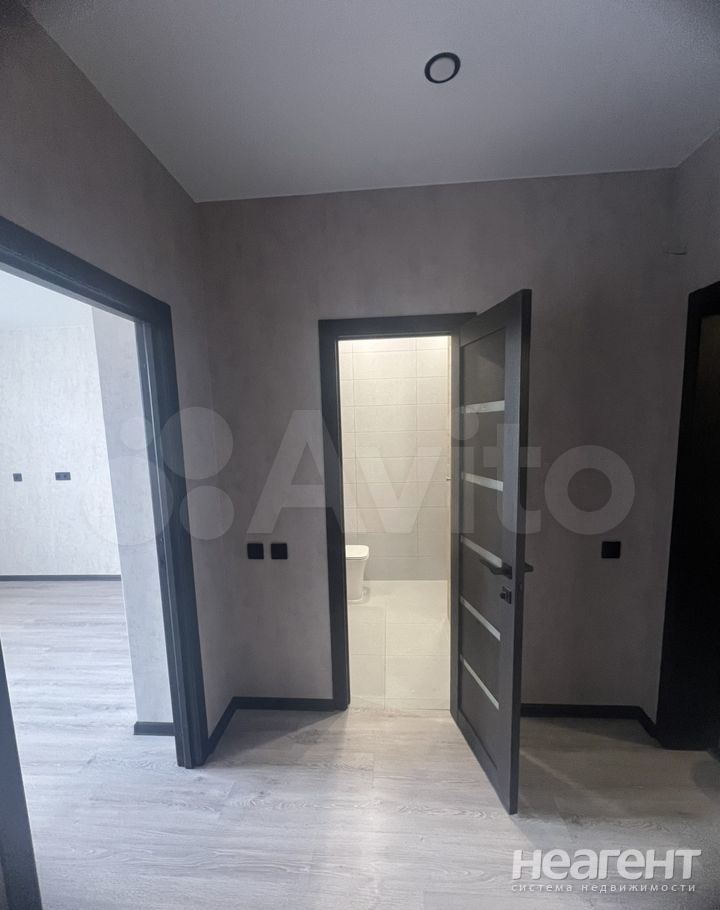 Продается 1-комнатная квартира, 38 м²