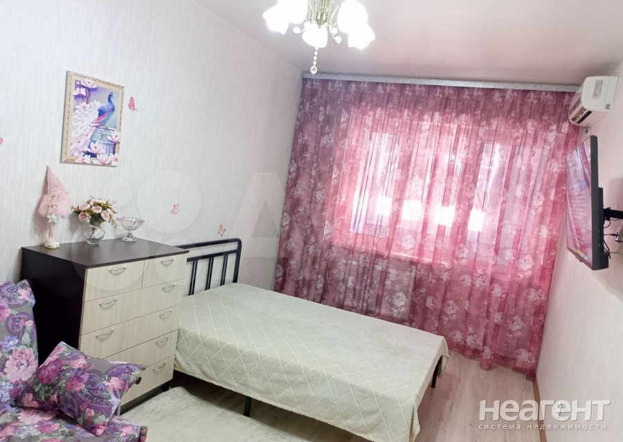 Продается 1-комнатная квартира, 41 м²