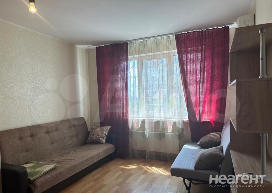 Продается 1-комнатная квартира, 40 м²