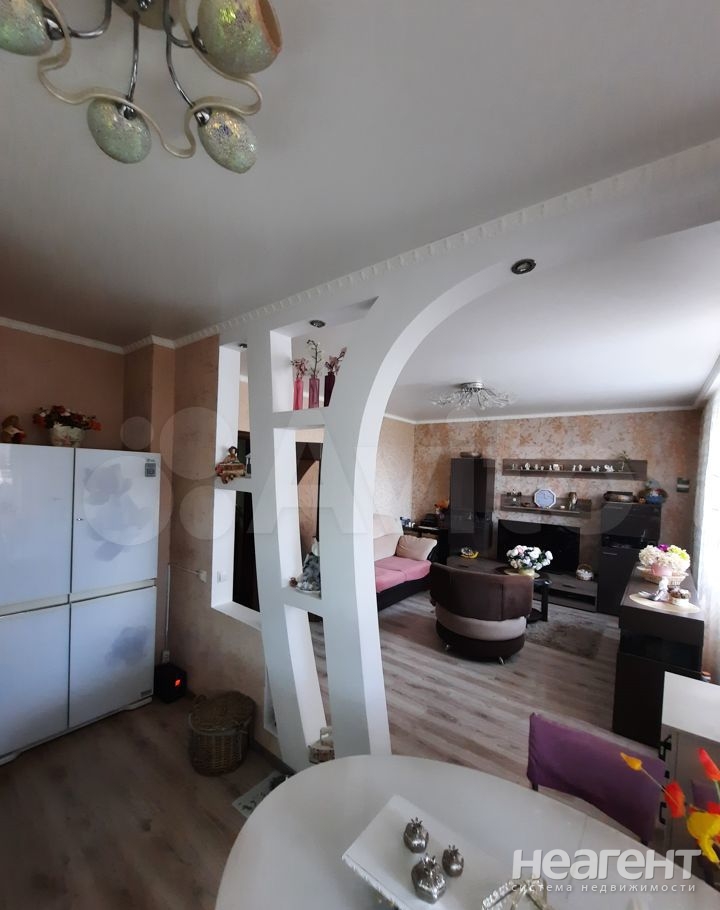 Продается Многокомнатная квартира, 87,6 м²