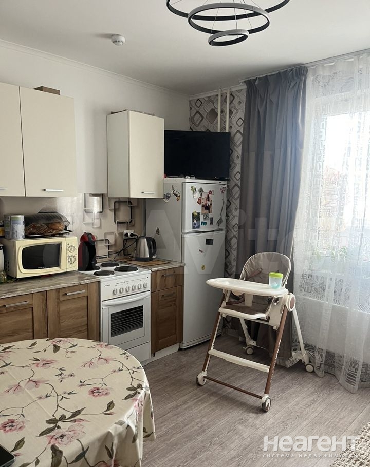 Продается 1-комнатная квартира, 38,2 м²