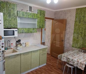 Продается 1-комнатная квартира, 42 м²