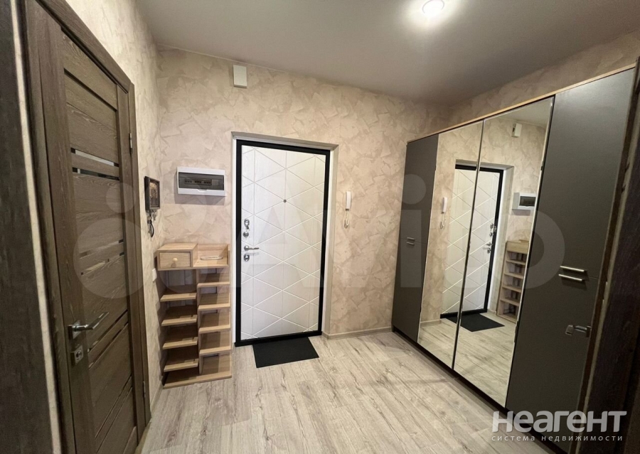 Продается 1-комнатная квартира, 51,1 м²