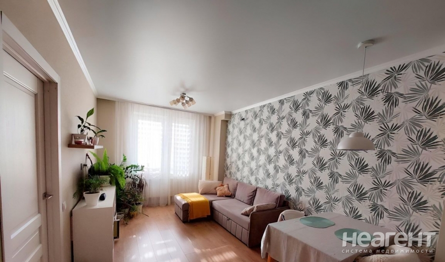 Продается 1-комнатная квартира, 43 м²