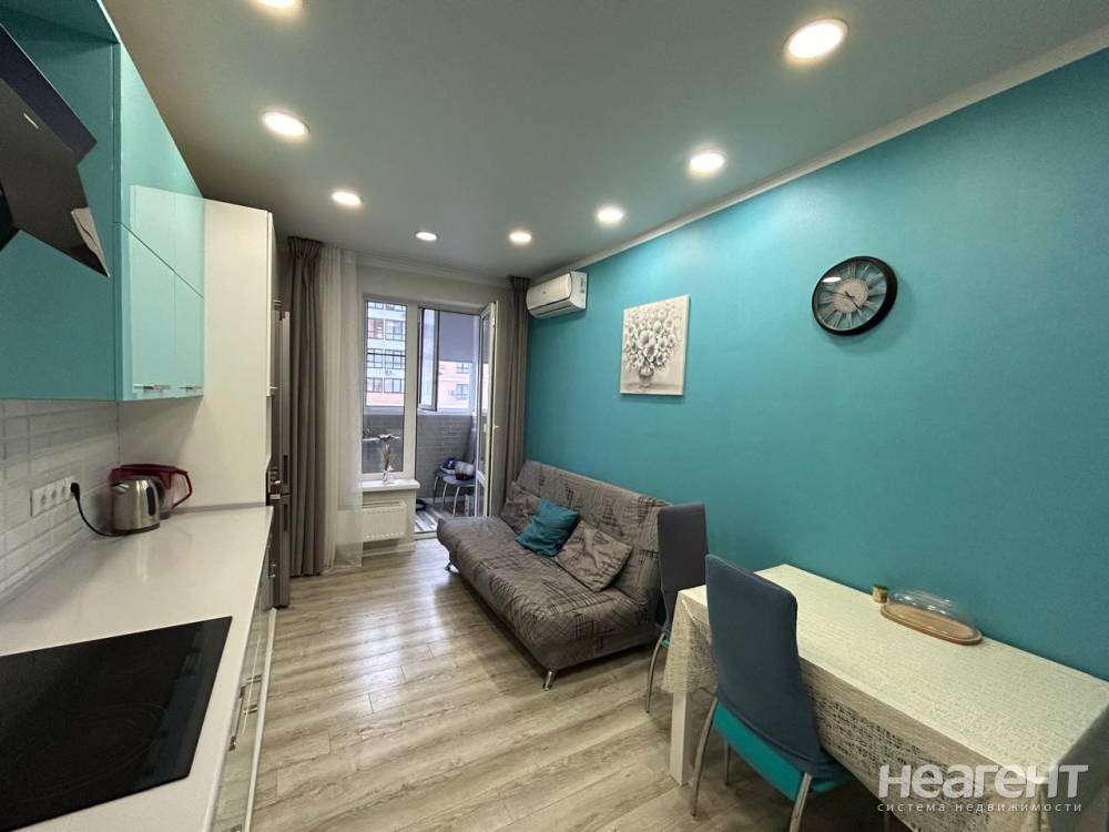 Продается 1-комнатная квартира, 42,5 м²