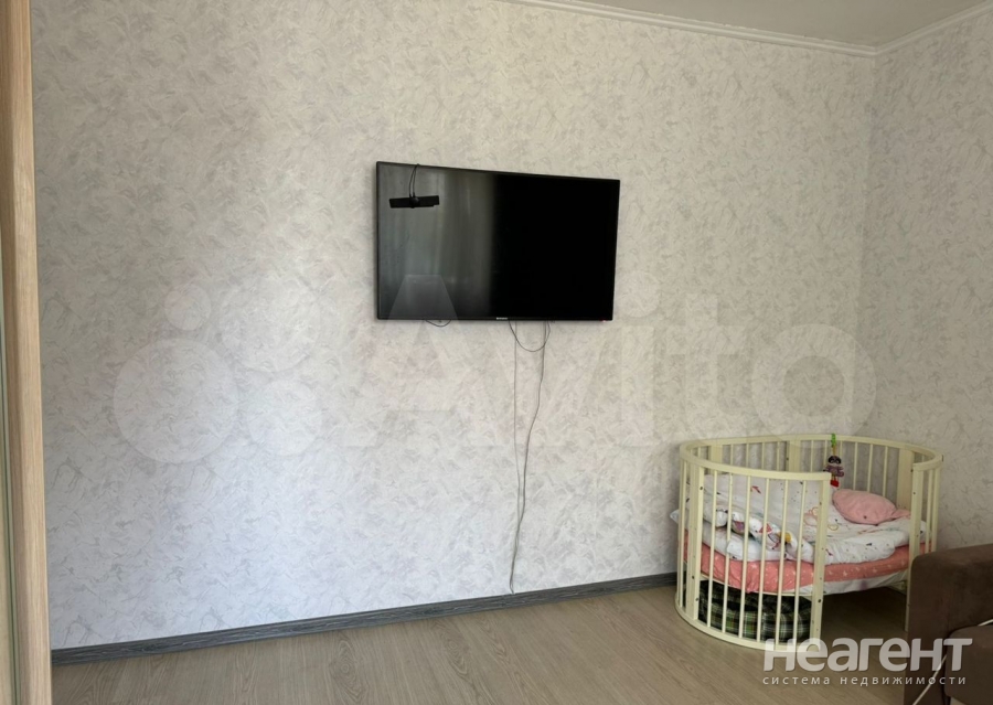 Продается 1-комнатная квартира, 37 м²