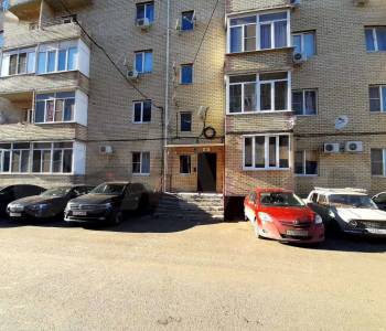 Продается 1-комнатная квартира, 110 м²