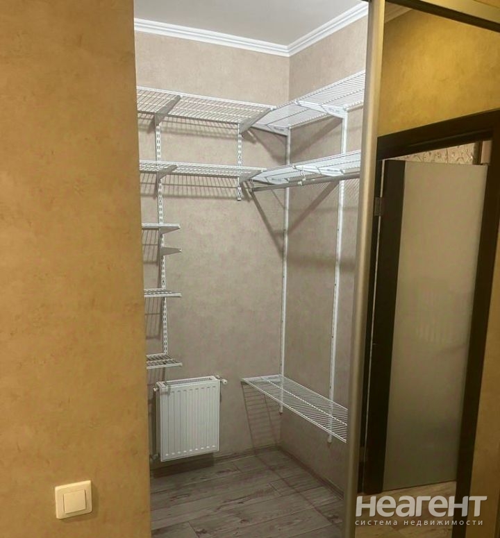 Продается 1-комнатная квартира, 49 м²