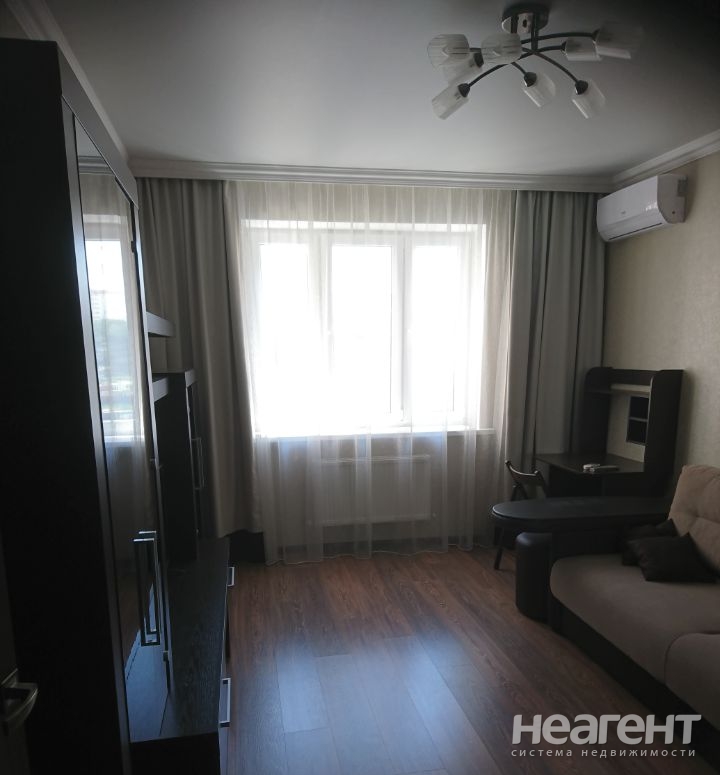 Сдается 1-комнатная квартира, 38 м²