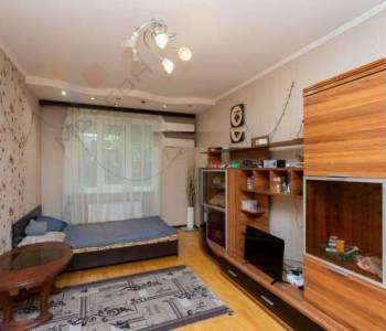 Продается 1-комнатная квартира, 35 м²