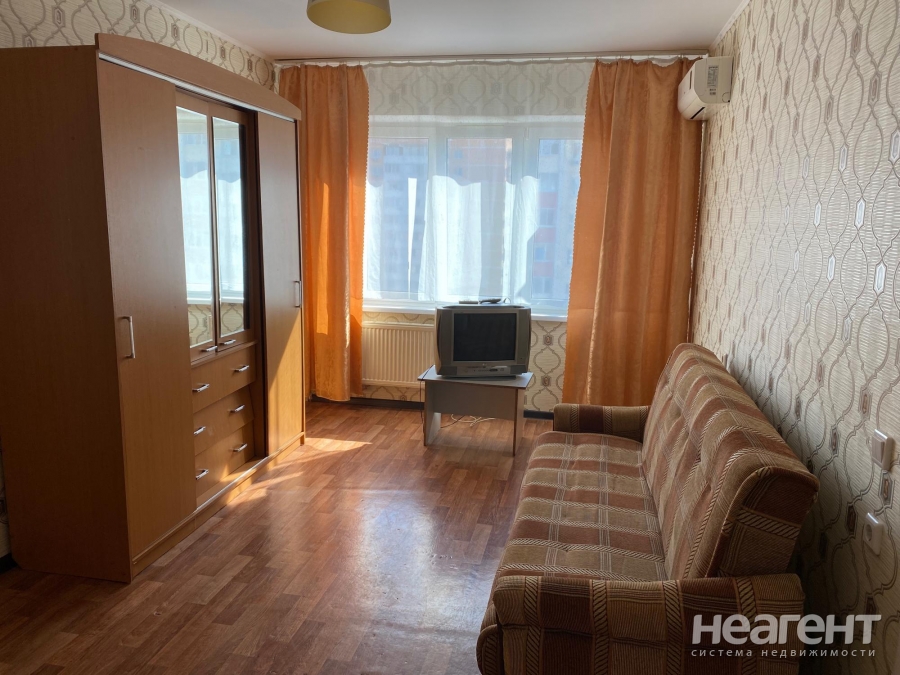 Продается 1-комнатная квартира, 37 м²