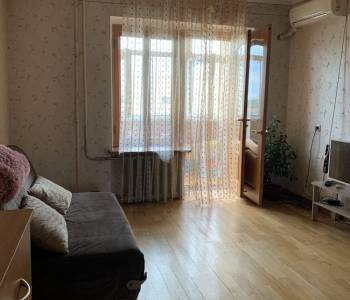 Продается 1-комнатная квартира, 40 м²