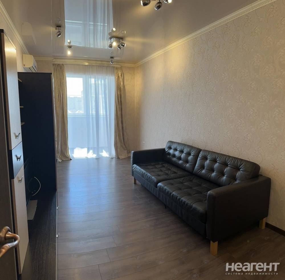 Продается 1-комнатная квартира, 39 м²