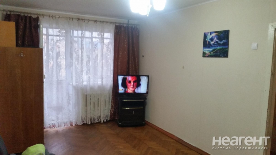 Продается 1-комнатная квартира, 32 м²