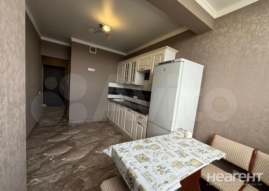 Продается 1-комнатная квартира, 39 м²