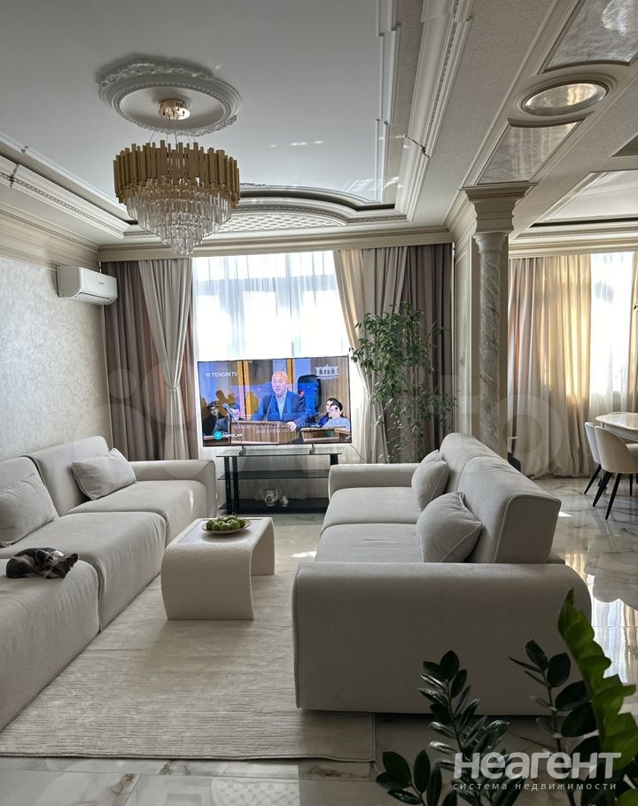 Продается Многокомнатная квартира, 150 м²