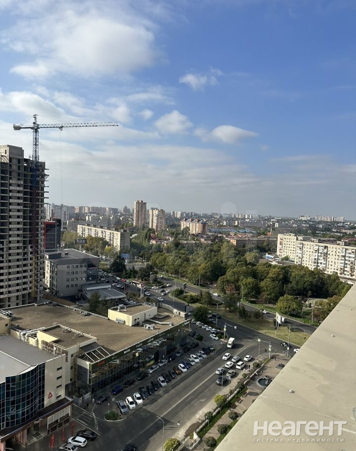 Продается Многокомнатная квартира, 150 м²