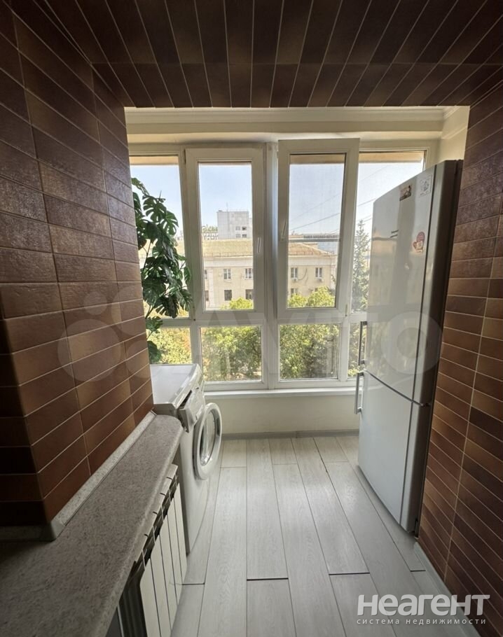 Продается 1-комнатная квартира, 44 м²